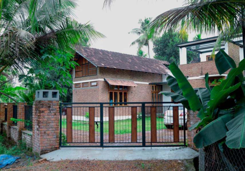 Gated Lawn, Courtyards & Grounds at Norah Retreat Homestay Kaduthuruthy